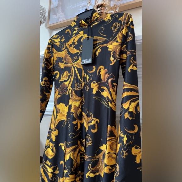 VERSACE JEANS COUTURE
Black & Gold Barocco Porcelain Jumpsuit✨✨ - Picture 9 of 13